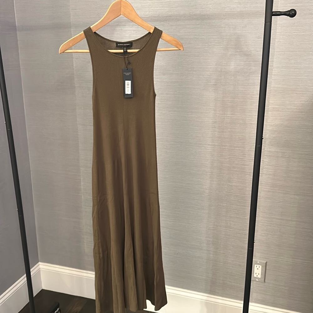 Banana republic olive ribbed dress. Olive color. XXS Petite, NWT